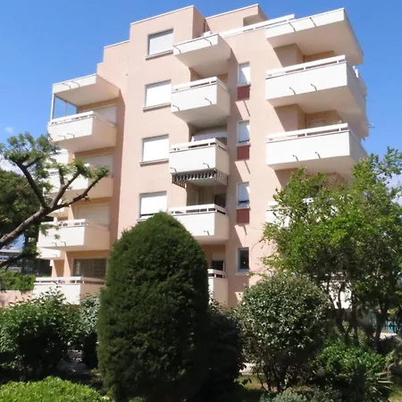2 Pièces, Balcon, Parking, Animaux Acceptés, - Fr-1-780-46 Sainte-Maxime