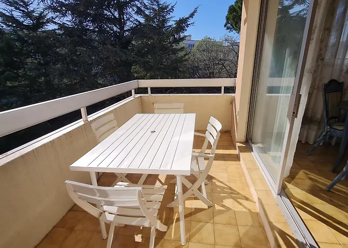 2 Pièces, Balcon, Parking, Animaux Acceptés, - Fr-1-780-46 Sainte-Maxime