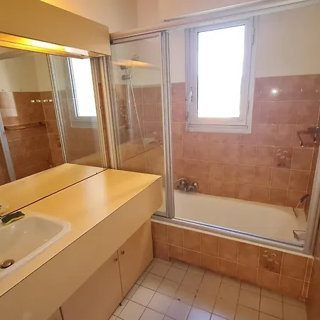 2 Pieces, Balcon, Parking, Animaux Acceptes, - Fr-1-780-46 Apartment Sainte-Maxime