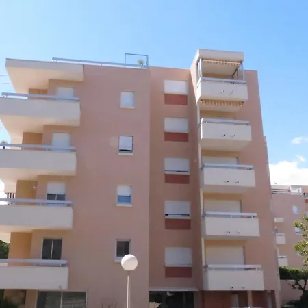 2 Pieces, Balcon, Parking, Animaux Acceptes, - Fr-1-780-46 Apartment *