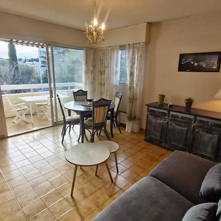 2 Pieces, Balcon, Parking, Animaux Acceptes, - Fr-1-780-46 Apartment *